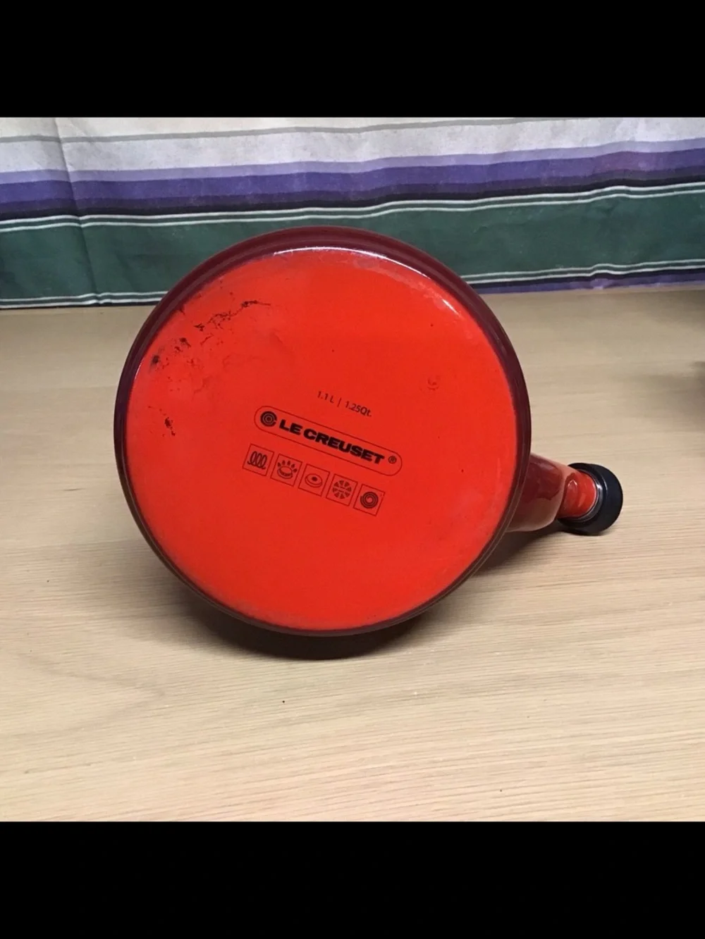 LeCreuset 1.25Quart / 1.1L , Classic Kettle, Red/Cerise/Ombre.